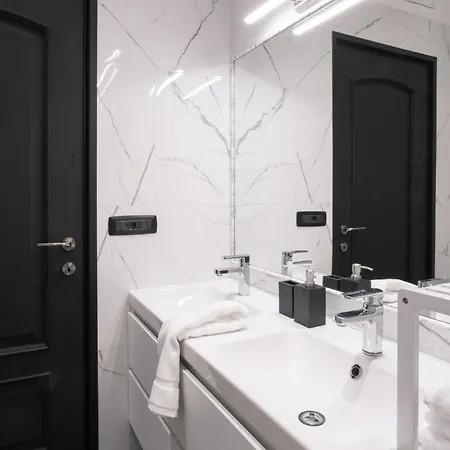 Sweet - Center With Jacuzzi Апартаменты