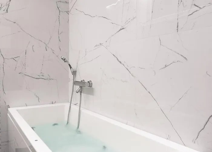 Sweet - Center With Jacuzzi Lägenhet *